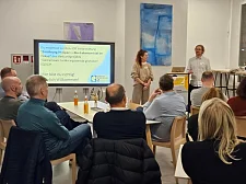 Foto der Kick-Off Veranstaltung zum Thema Ernährung im Sport – Bio-Lebenmittel im Fokus im Rahmen des GEG Projektes. Zuhörende Menschen.