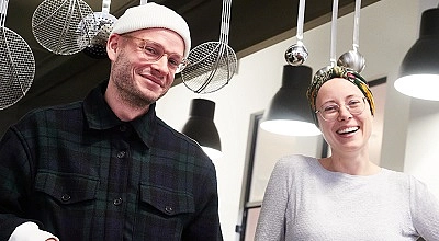 Das Foto zeigt Jan Kohlmüller (links) und Jessica Nixon (rechts)