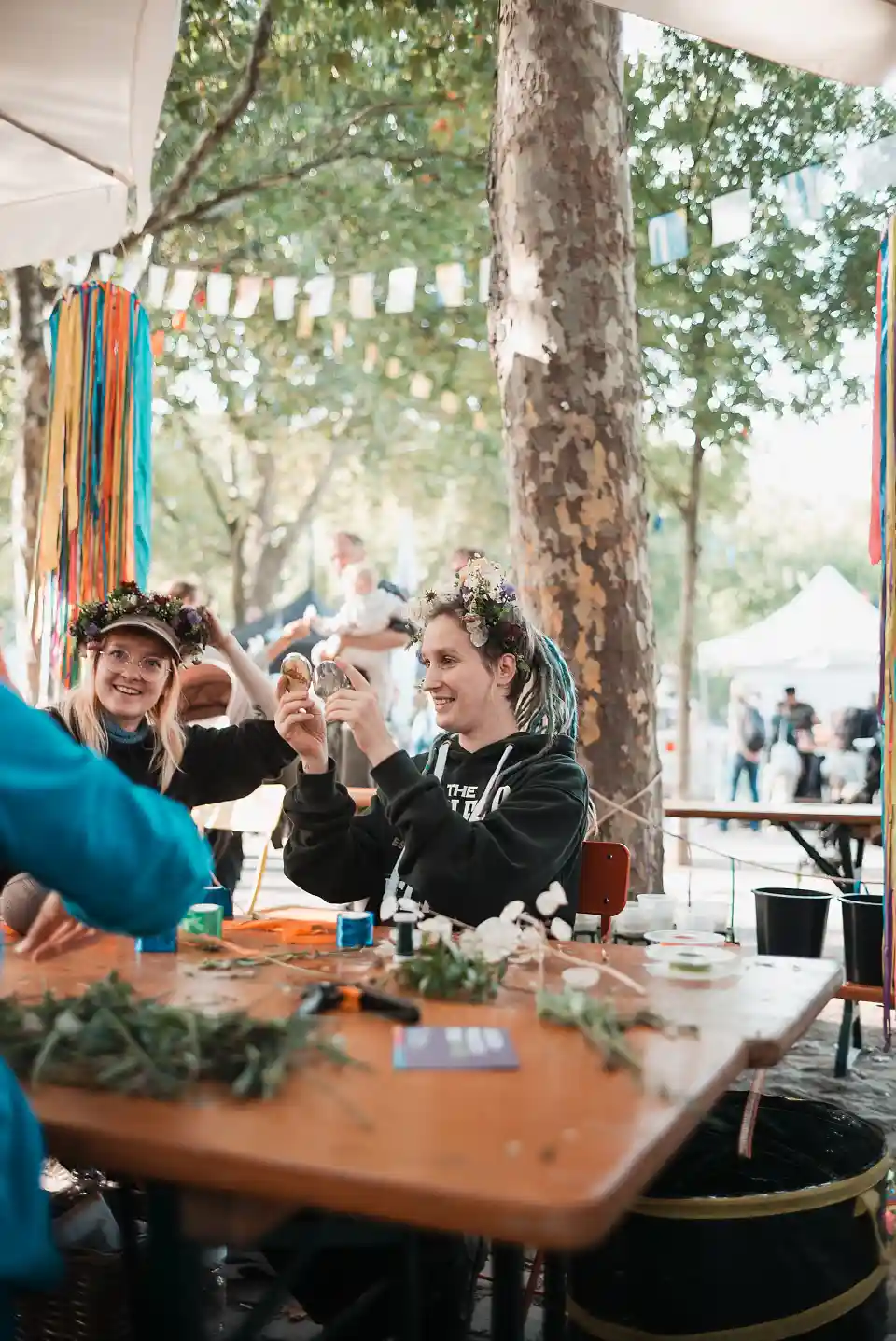 Spa&szlig; beim Blumenbinden